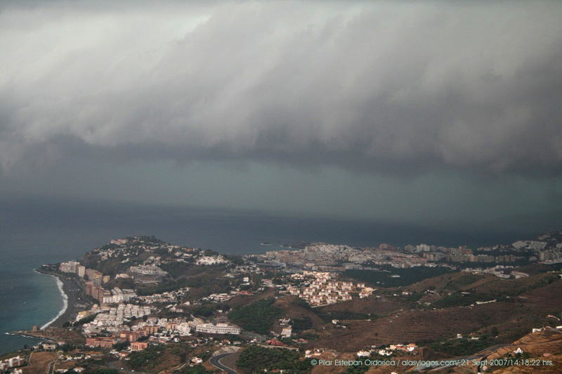 La ‘bestia’, antes de arrasar Almuñécar (Granada).