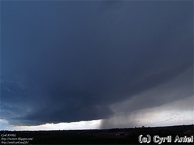 Excepcional reportaje: supercélula en francia el 15 de abril