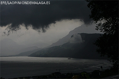Nubes de tormenta, desde Suiza, ayer