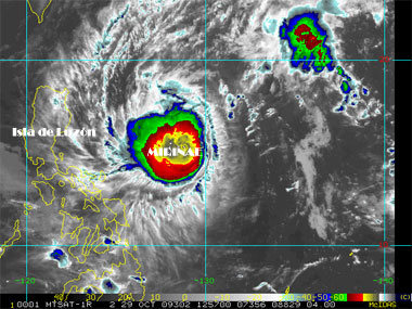 El tifón MIRINAE impactará en la Isla de Luzón, Filipinas, en 36 horas