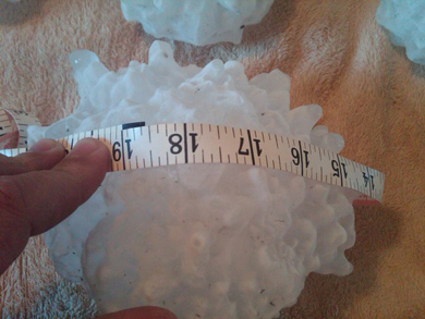 Sobre piedras de granizo enormes