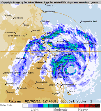 Extremadamente peligroso ciclón tropical YASI impacta en Queensland, Australia