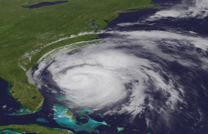 Irene tocará tierra en Carolina del Norte el sábado