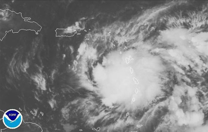 La Tormenta Tropical Emily se mueve en aguas del Caribe