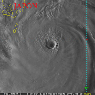 Japón sufre las consecuencias del peor tifón de la temporada, tifón ROKE de categoría 4