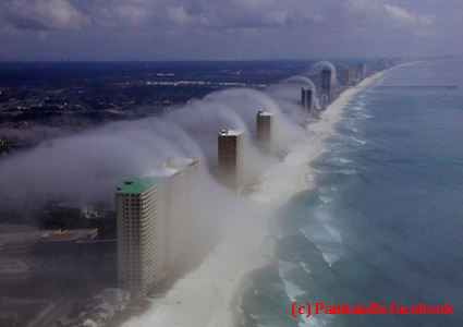 Olas de nubes en Panama City (EE.UU.)
