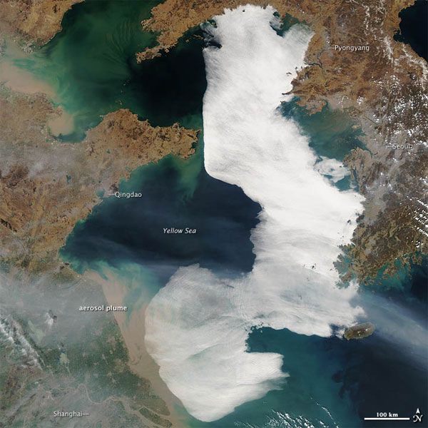 La niebla cubre el Mar Amarillo