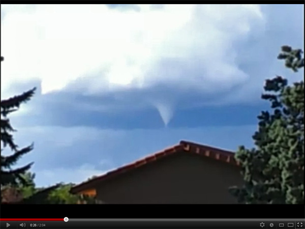 Tornado o landspout en Toulouse, Francia
