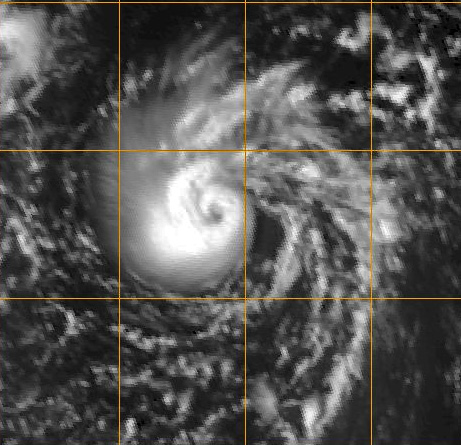Última hora: podría estar formándose una tormenta tropical en miniatura al suroeste de Azores