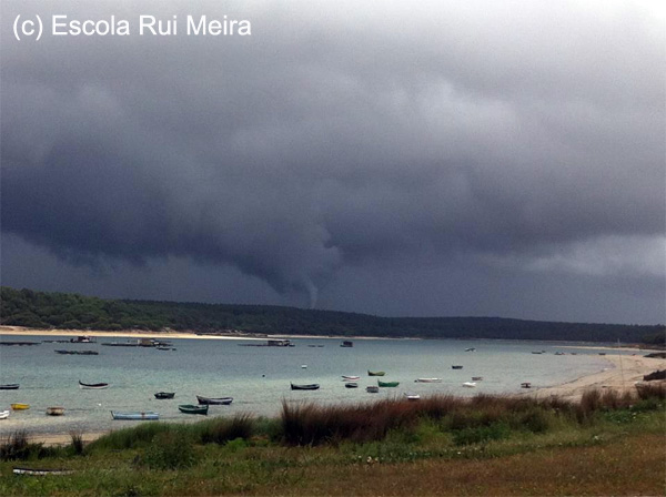 Tornado en Sesimbra, Lisboa, Portugal
