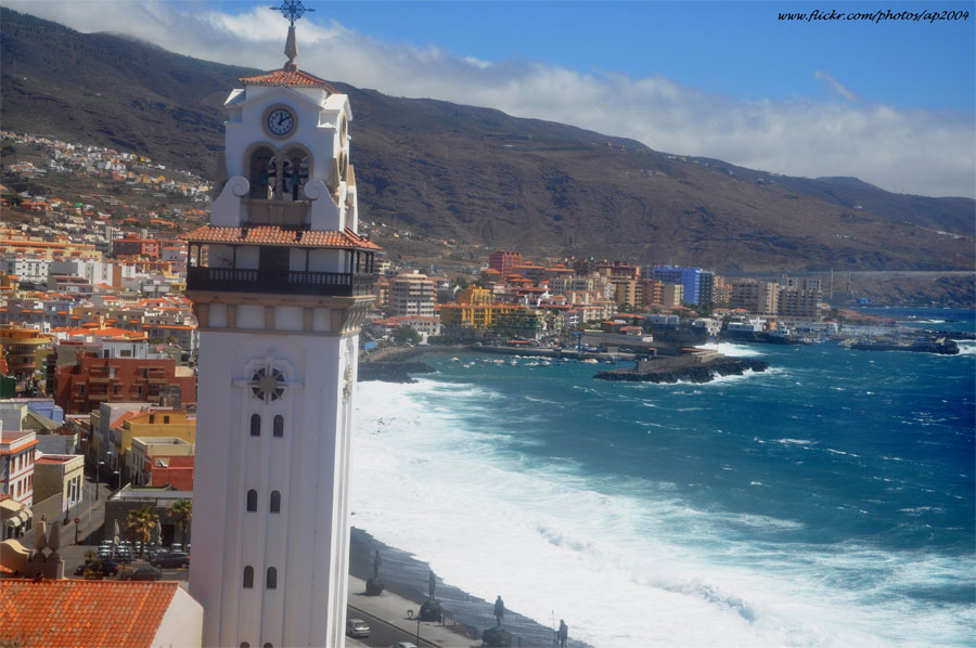El temporal de vientos alisios en Canarias deja bellas estampas