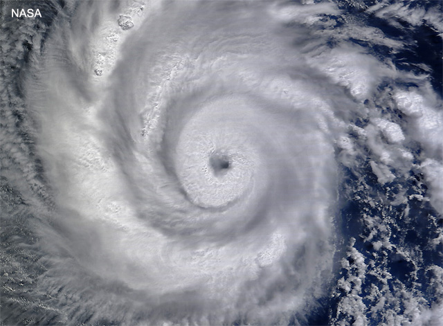 Majestuoso huracán EMILIA en el Pacífico Noreste
