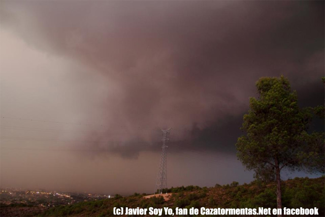 Tormenta severa de granizo en Onteniente, Ontinyent, Valencia.