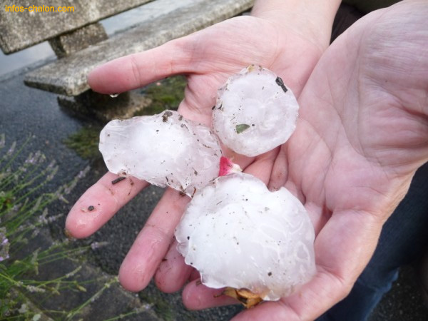 Impresionantes tormentas de granizo en Francia, 30 junio 2012