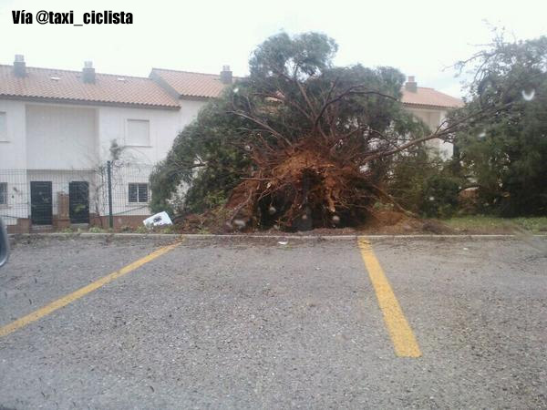 Posible tornado ayer en Viso del Alcor, Sevilla