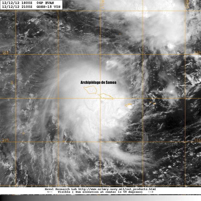 Ciclón tropical severo EVAN sacude al archipiélago de Samoa