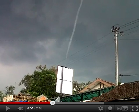 Tornado en Yogyakarta, Isla de Java, Indonesia