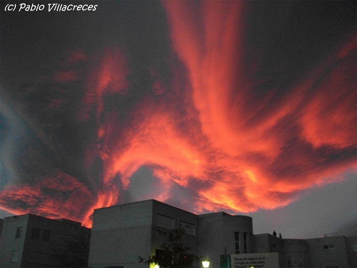 Formación extraordinaria de nubes lenticulares en la Costa Granadina