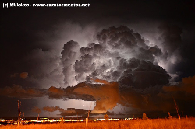 Tormenta historica castellana, supercelula tornadica del 2 de octubre de 2013