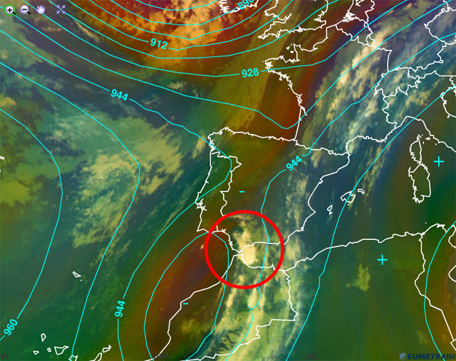 Ventolera inesperada en la Costa Tropical, 26 octubre 2013