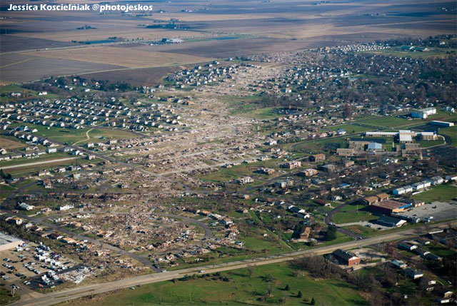 Oleada de tornados en Illinois, Estados Unidos
