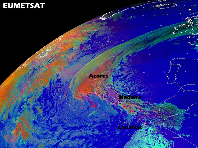 Islas Azores, vigilando a la borrasca que dejo las lluvias torrenciales en Canarias ayer