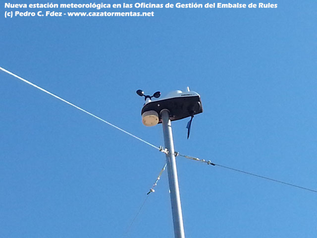 La nueva estacion meteorologica en el Embalse de Rules ya instalada