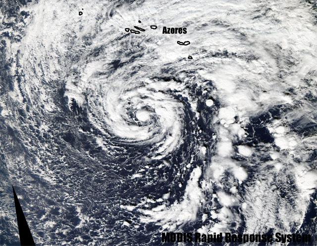 Centro Nacional de Huracanes, clasifica como tormenta subtropical al ciclon Azores diciembre 2013