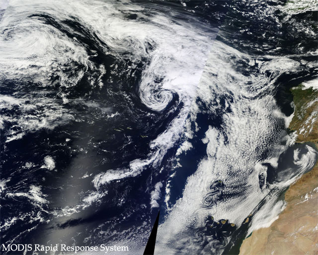 Multitud de vortices sobre el Atlantico Norte Oriental