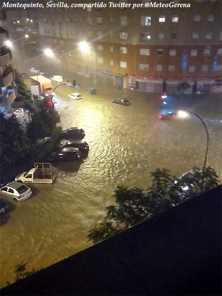 Un frente atipico deja lluvias torrenciales en Sevilla, Malaga y Cataluña