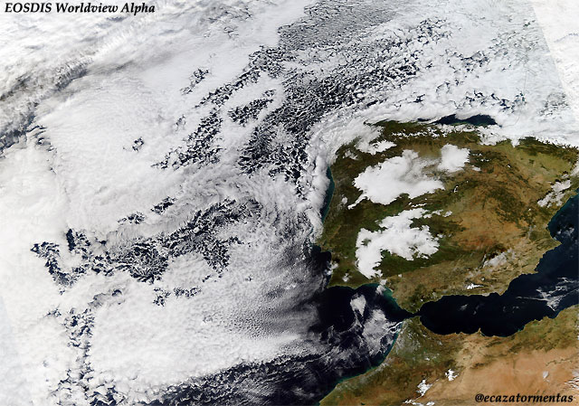 Imagenes satelitales singulares, nubes actinoformes y nieblas